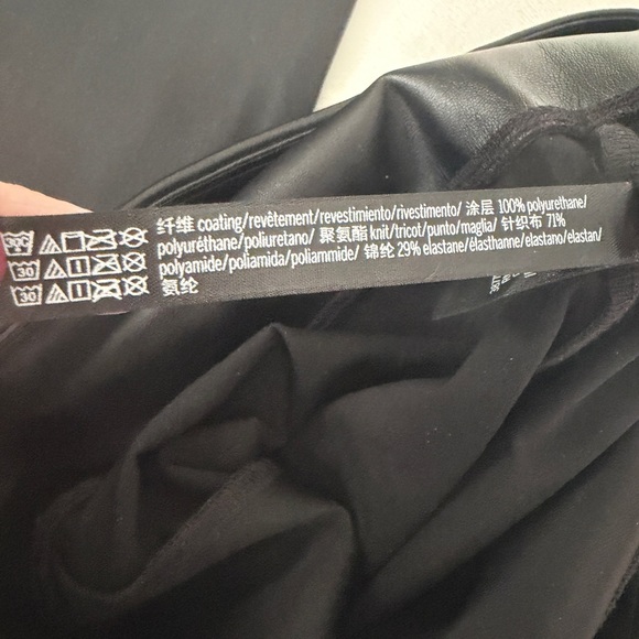 Victoria’s Secret Victoria Sport Sport Black Faux Leather Leggings size Large - Picture 8 of 8